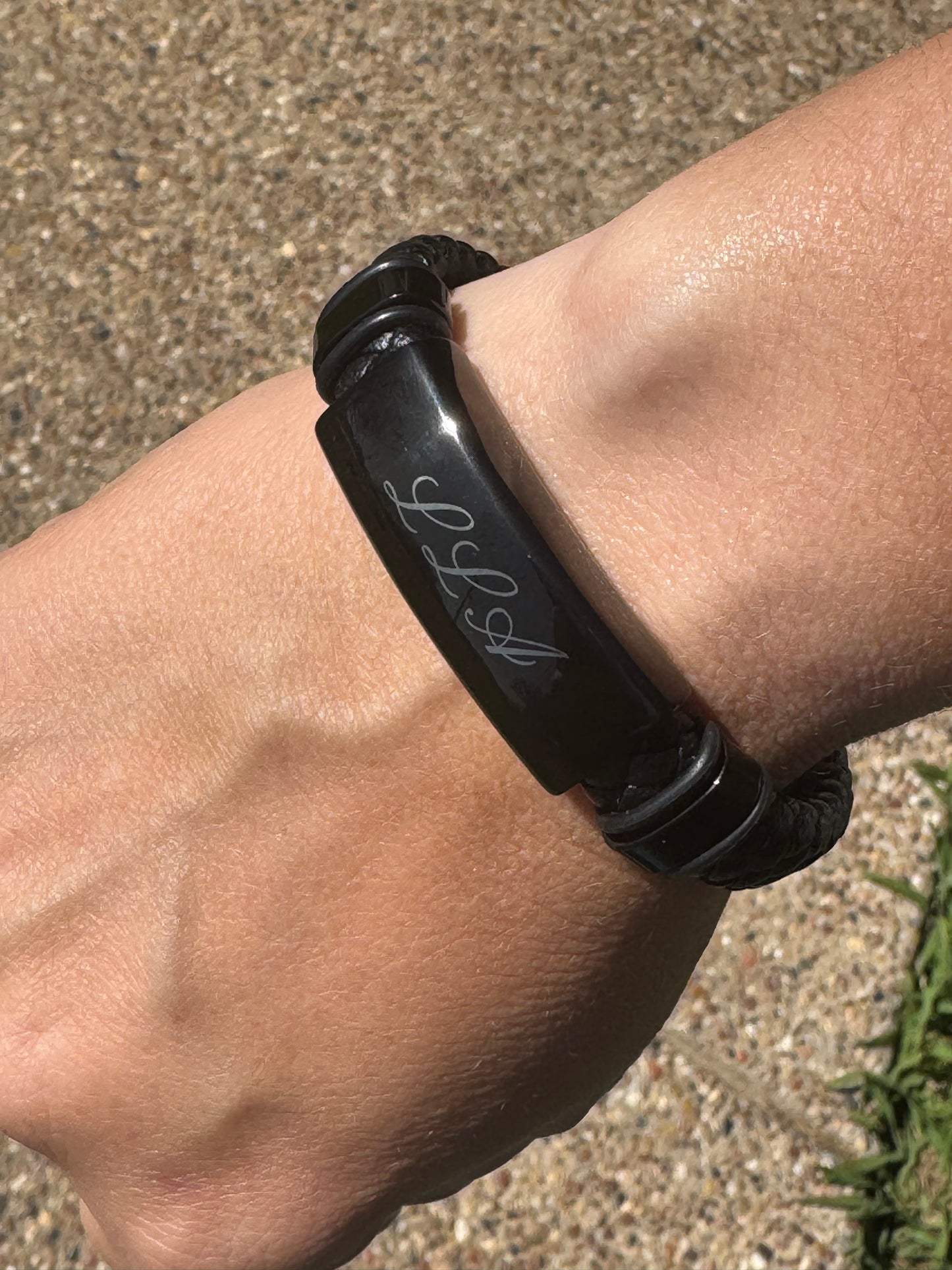 Rugged Elegance: Men's Braided Leather Bracelet